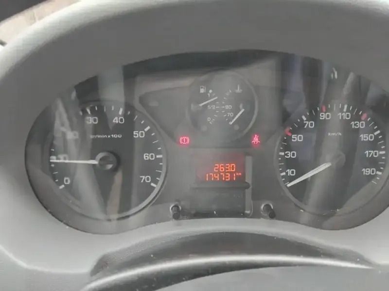 Image 2/4