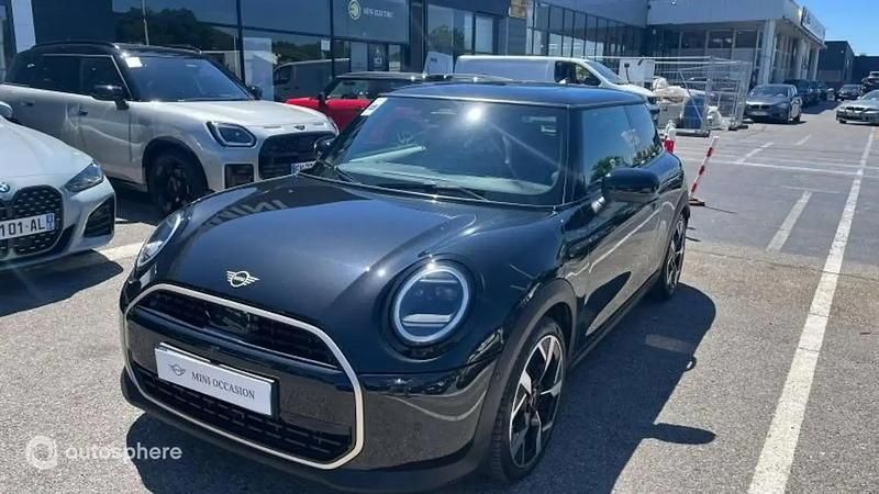 Noir Utilisé 2024 Mini Cooper Favoured Citadine | 33 799 € (Prix cher) - Image 1/4