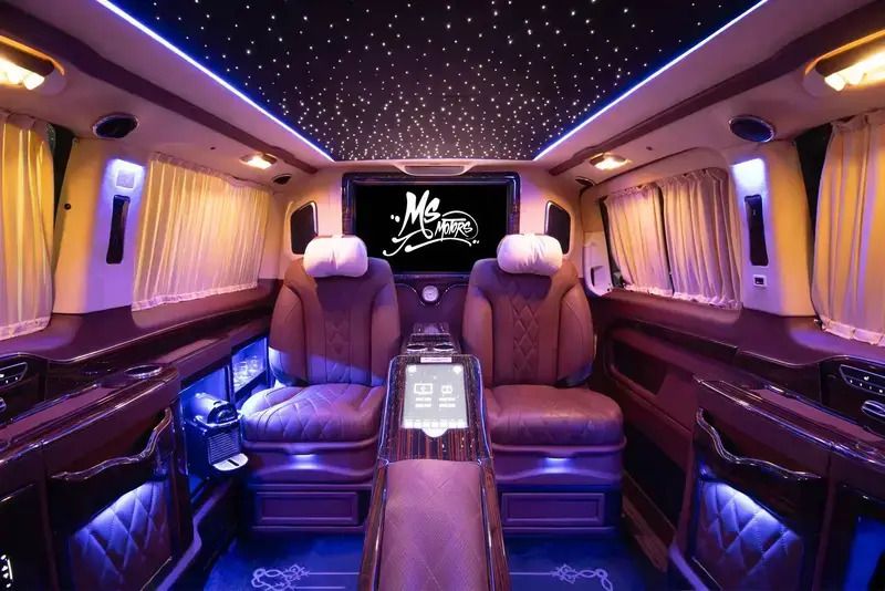 Noir Utilisé 2019 Mercedes V250 Monospace | 139 900 € - Image 1/4