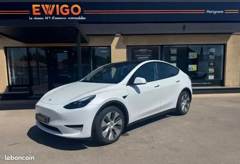 Blanc Utilisé 2023 Tesla Model Y Standard Range SUV | 32 990 € (Bon prix) - Image 1/4