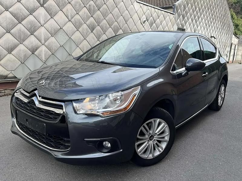 Gris Utilisé 2012 Citroën DS4 Chic Citadine | 4 990 € - Image 1/4