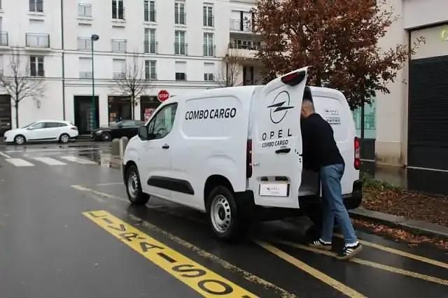 Occasion Opel Combo-e Life 100 kW (136 ch) 2024 Blanc Berline