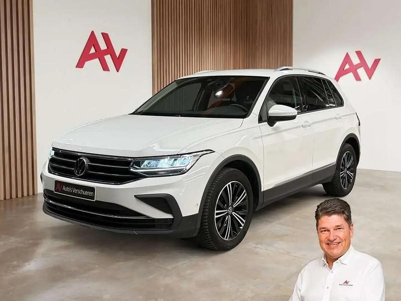 Blanc Occasion 2021 VW Tiguan Active SUV | 24 990 € (Prix juste) - Image 1/4