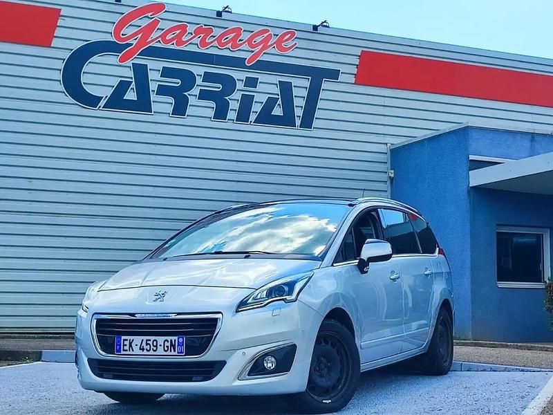 Gris Utilisé 2017 Peugeot 5008 Allure Monospace | 15 990 € - Image 1/4