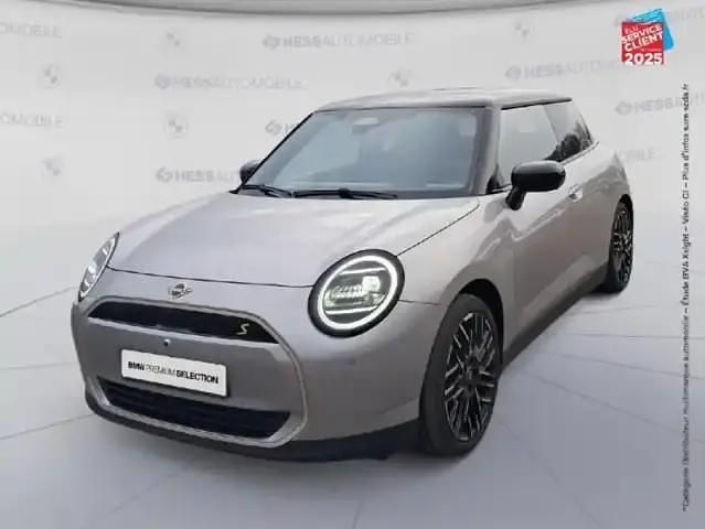 Argenté Utilisé 2025 Mini Cooper Favoured Citadine | 41 999 € - Image 1/4