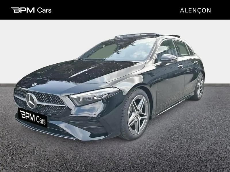 Noir Utilisé 2025 Mercedes A200 AMG line Berline | 43 490 € (Prix cher) - Image 1/4
