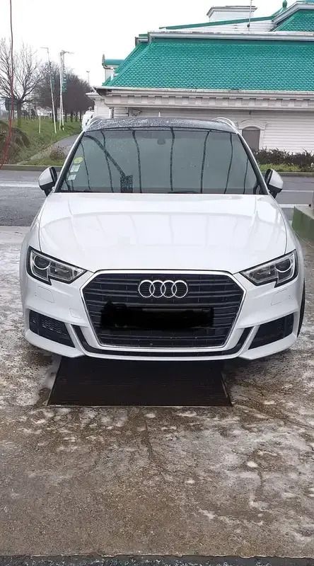 Blanc Utilisé 2017 Audi A3 Sportback Sport Berline | 21 000 € (Prix assez cher) - Image 1/4