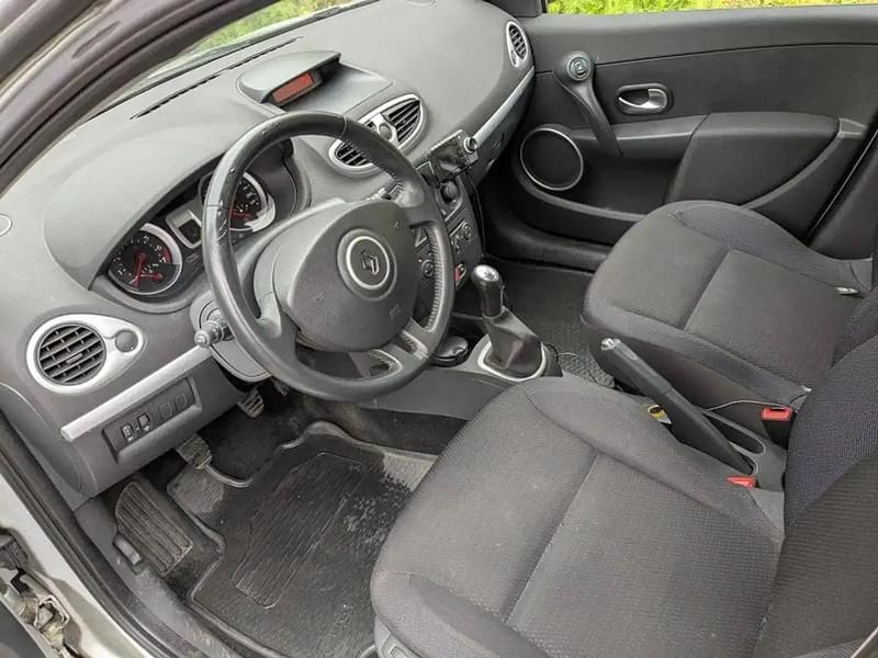 Occasion 2006 Renault Clio II Campus Berline | 2 100 € (Prix juste) - Image 1/4