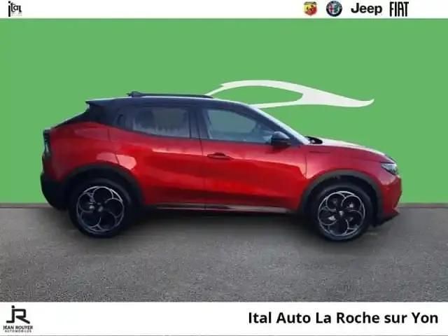 Nouvelle Alfa Romeo Junior Edizione Speciale 2025 Rouge brera tricouches/toit noir SUV