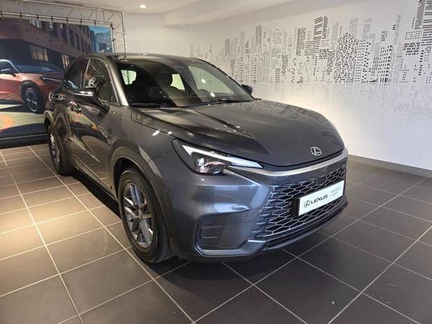 Gris Utilisé 2024 Lexus LBX Business Edition SUV | 29 900 € (Prix juste) - Image 1/4