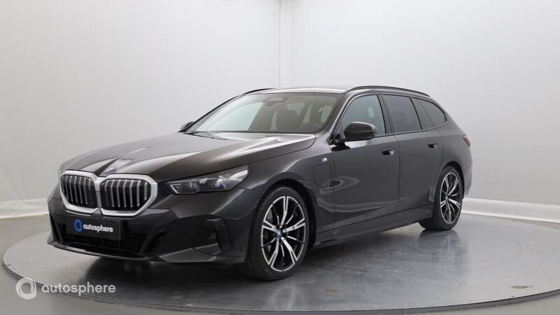 Noir Utilisé 2024 BMW 530e M Sport Break | 65 999 € - Image 1/4