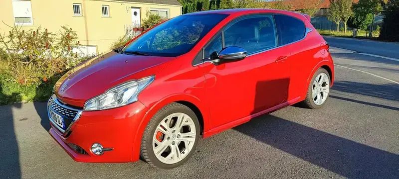 Rouge Utilisé 2013 Peugeot 208 GTi Citadine | 8 750 € (Prix juste) - Image 1/4