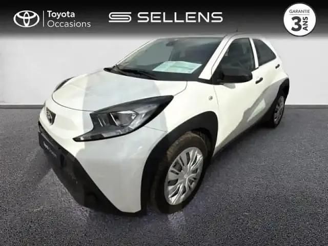 Blanc Utilisé 2023 Toyota Aygo X Business Edition SUV | 14 480 € - Image 1/4