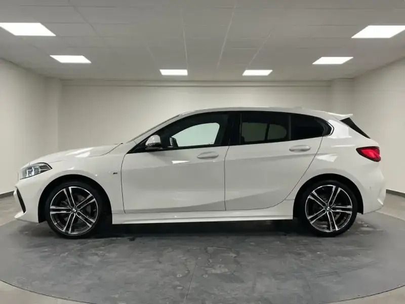 Blanc Utilisé 2024 BMW 118 M Sport Citadine | 33 290 € (Prix juste) - Image 1/2
