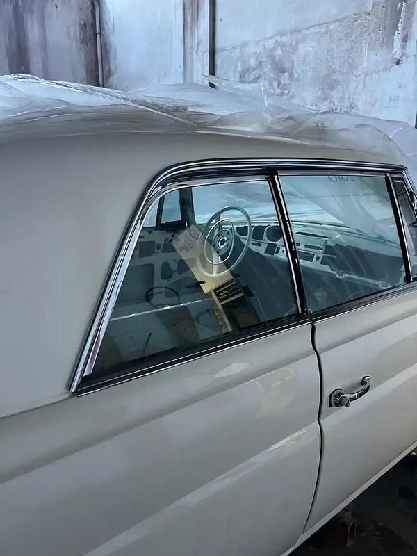 Blanc Occasion 1968 Mercedes 280 Coupé | 44 900 € - Image 1/4