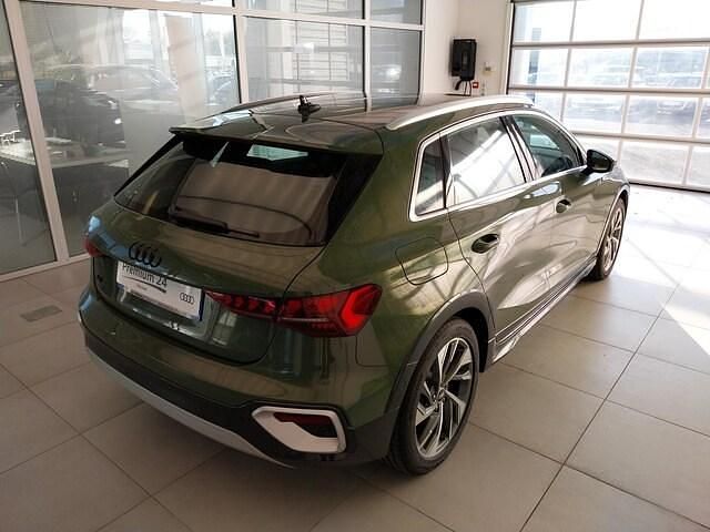 Nouvelle Audi A3 e-tron Design 204 ch (150 kW) 2025 Vert district métallisé Citadine