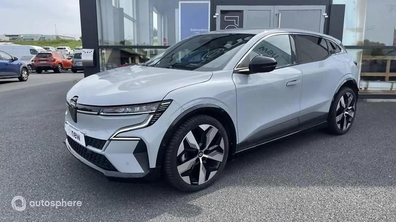Gris Utilisé 2023 Renault Mégane Techno SUV | 26 799 € (Prix juste) - Image 1/4
