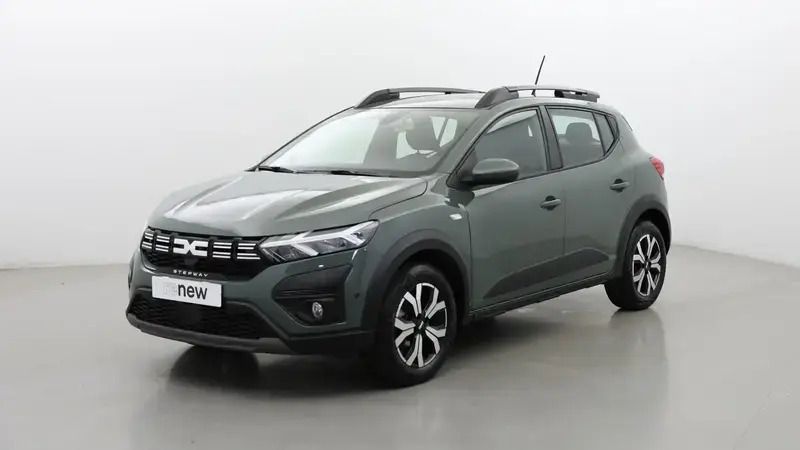 Gris Utilisé 2024 Dacia Sandero Expression Citadine | 16 890 € (Prix juste) - Image 1/4