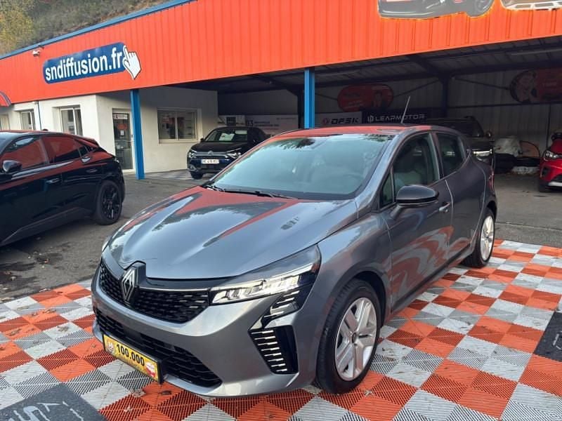 Utilisé 2025 Renault Clio V Evolution Citadine | 18 980 € (Prix juste) - Image 1/3