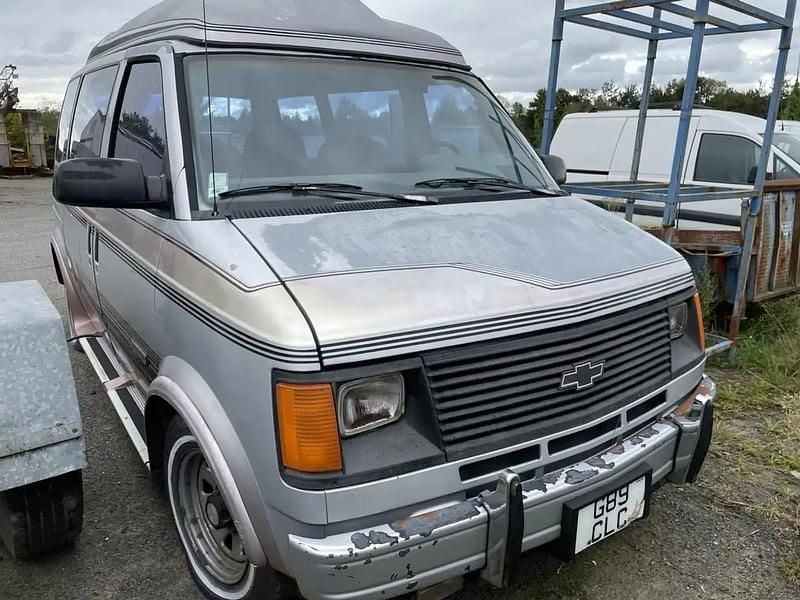 Argent Occasion 1993 Chevrolet Astro Monospace | 1 000 € - Image 1/4