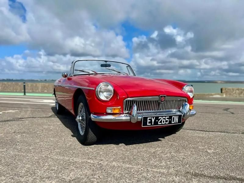 Occasion MG B 98 ch (72 kW) 1973 Rouge Cabriolet