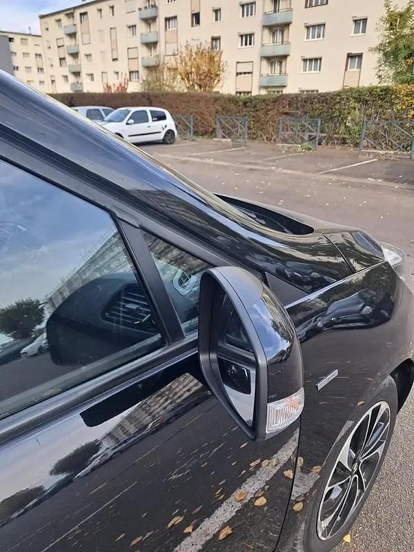 Noir Utilisé 2016 Renault Grand Scénic IV Bose Edition Monospace | 12 990 € (Prix juste) - Image 1/4