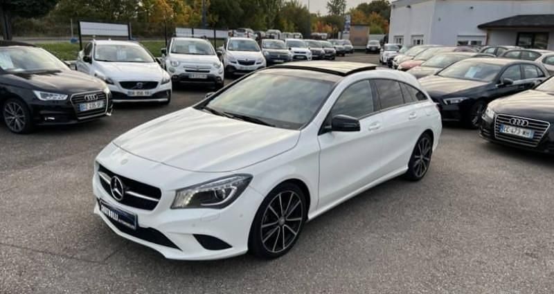 Utilisé 2015 Mercedes CLA220 Shooting Brake Break | 16 990 € - Image 1/4