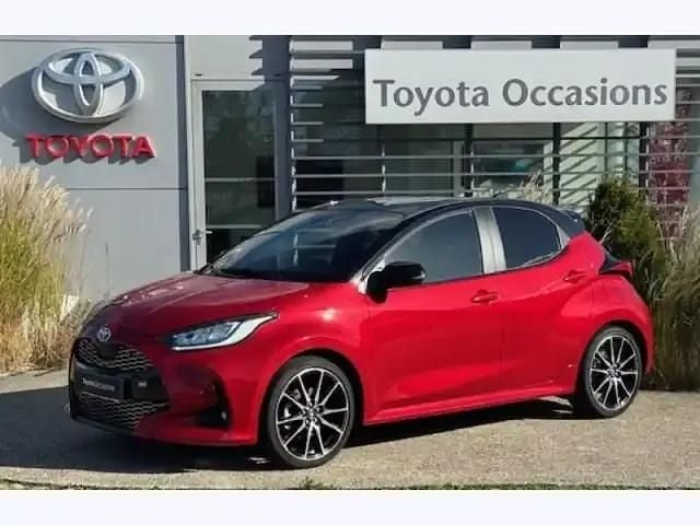 Rouge Utilisé 2022 Toyota Yaris Hybrid Sport Coupé | 23 490 € - Image 1/4
