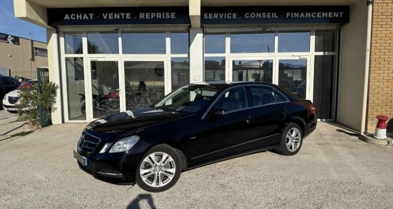 Noir Utilisé 2011 Mercedes E300 Avantgarde Berline | 14 900 € - Image 1/4