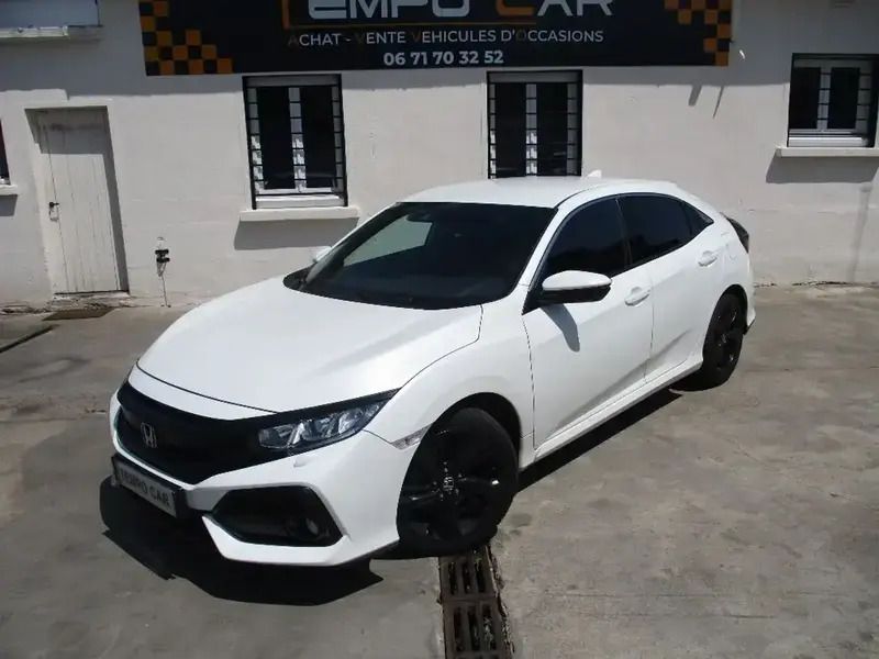 Blanc Utilisé 2018 Honda Civic Executive Berline | 15 490 € (Bon prix) - Image 1/4