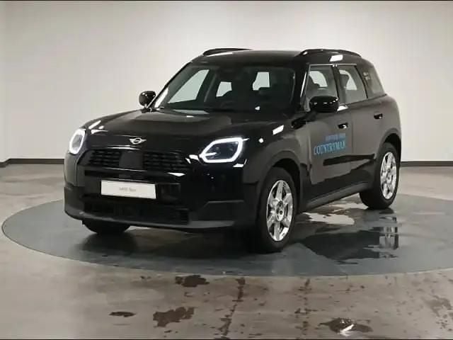 Midnight black ii Occasion 2024 Mini Countryman Classic SUV | 39 844 € - Image 1/4