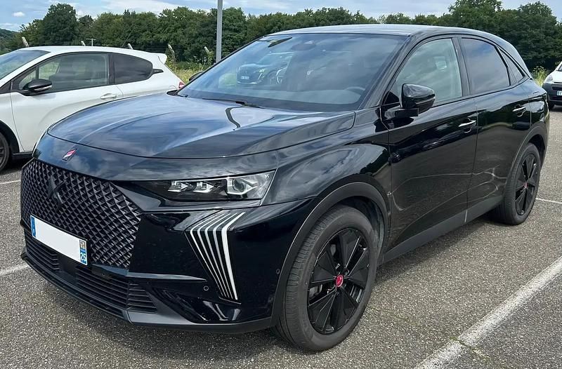 Noir Utilisé 2024 DS Automobiles DS7 Crossback Performance SUV | 34 950 € - Image 1/4