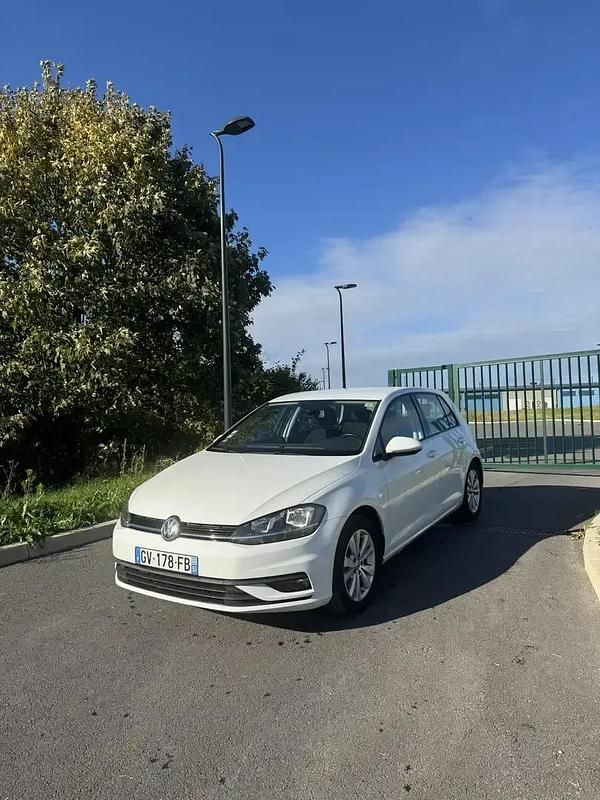 Occasion 2017 VW Golf VII Trendline Berline | 11 600 € (Prix juste) - Image 1/4