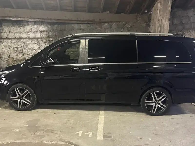 Noir Utilisé 2015 Mercedes V250 Monospace | 44 999 € - Image 1/4
