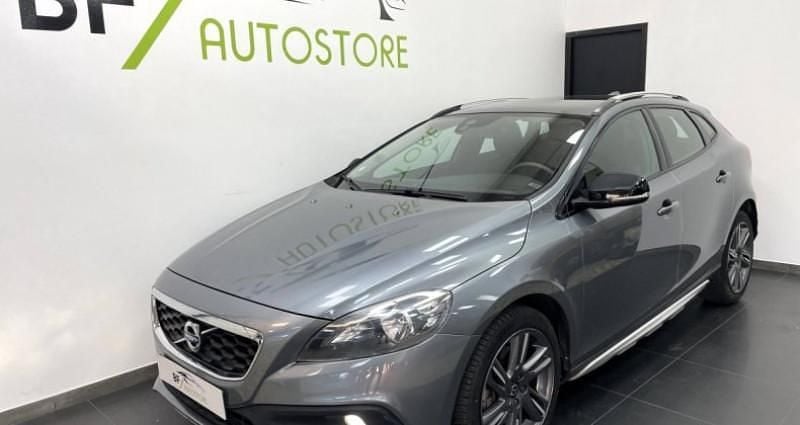 Occasion 2015 Volvo V40 CC Summum Break | 15 990 € - Image 1/4