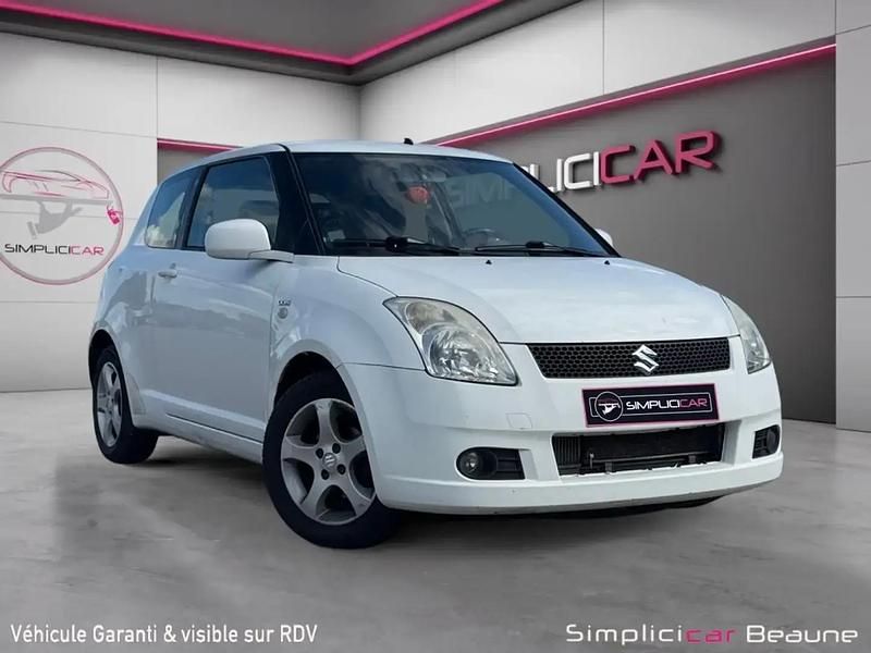 Blanc Utilisé 2007 Suzuki Swift GL Berline | 4 990 € - Image 1/4