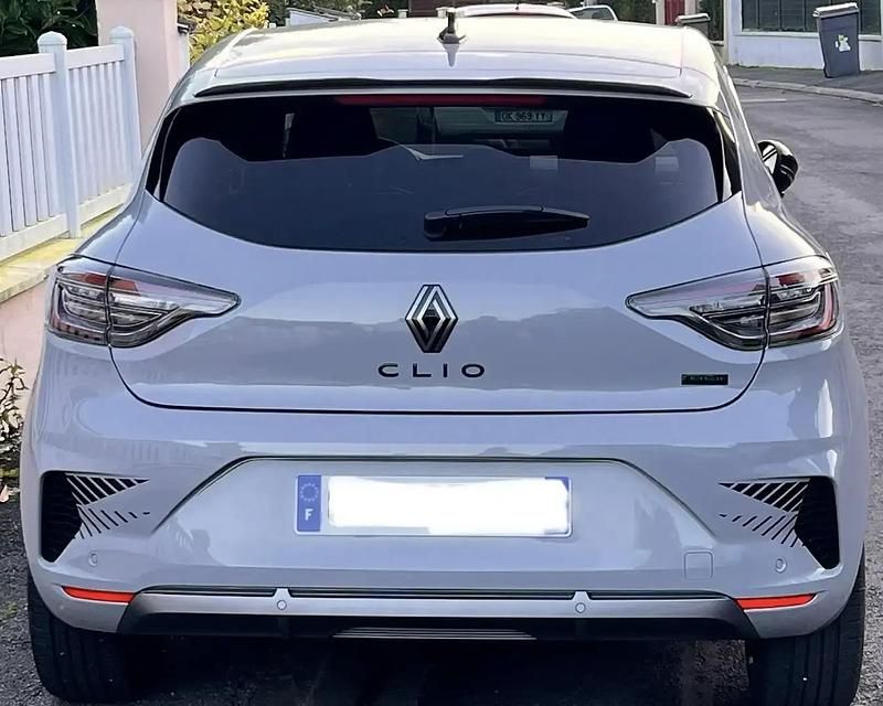 Utilisé 2023 Renault Clio V Esprit Alpine Berline | 23 200 € - Image 1/4