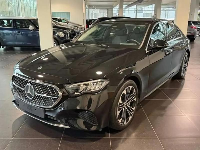 Noir Occasion 2024 Mercedes E300 Avantgarde Berline | 49 990 € (Super prix) - Image 1/4