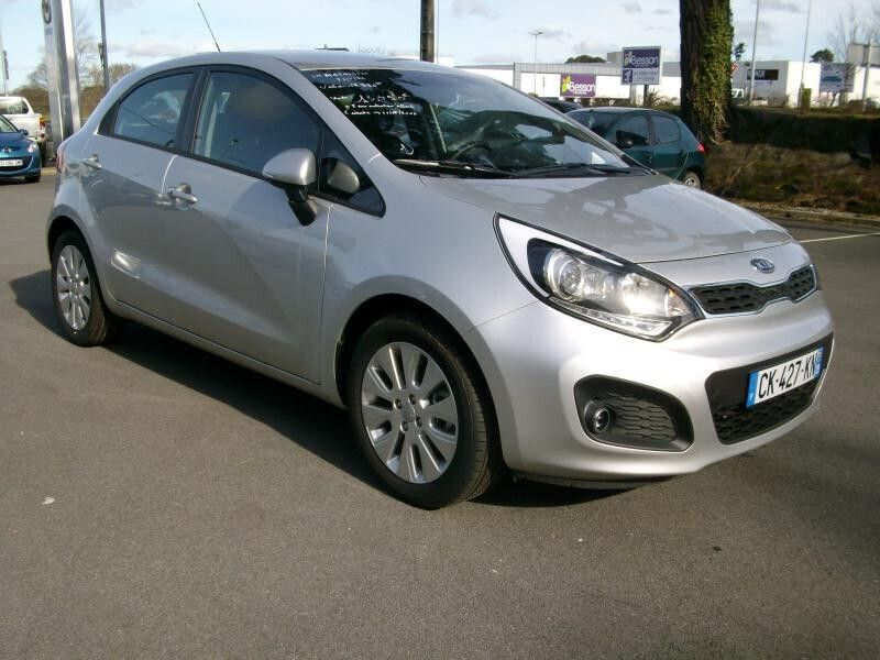 Gris Utilisé 2012 Kia Rio Sport Citadine | 12 990 € - Image 1/4