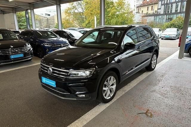 Utilisé 2020 VW Tiguan Allspace SUV | 27 295 € (Prix juste) - Image 1/4