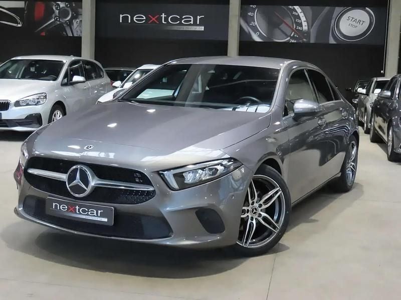 Gris Occasion 2022 Mercedes A180 Berline | 23 990 € (Bon prix) - Image 1/4