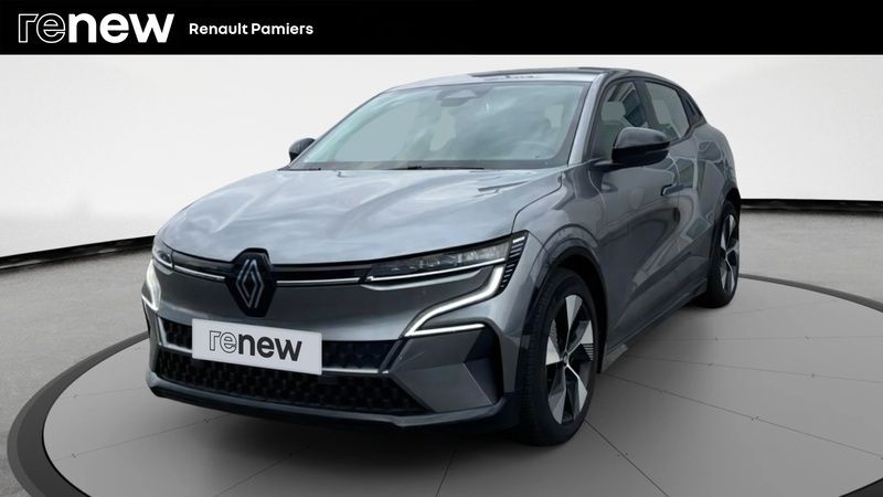 Gris Utilisé 2022 Renault Mégane Equilibre Berline | 22 270 € (Bon prix) - Image 1/4