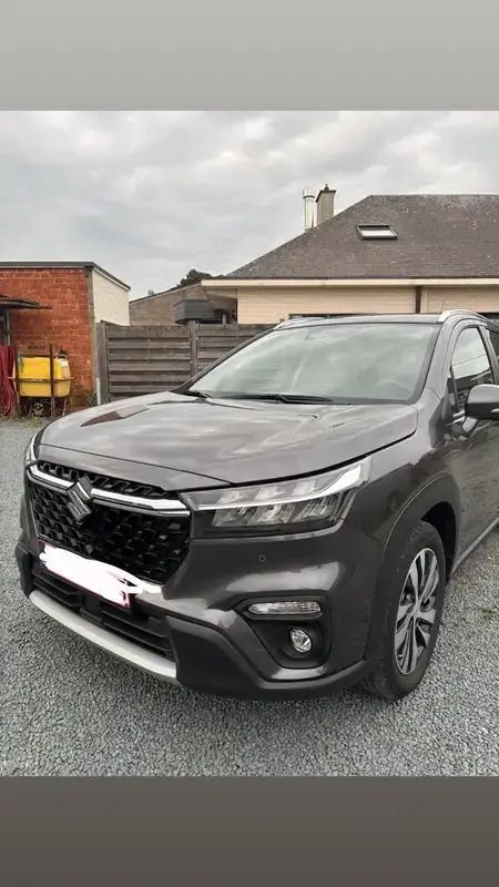 Gris Utilisé 2023 Suzuki SX4 S-Cross GLX SUV | 25 000 € (Prix juste) - Image 1/4