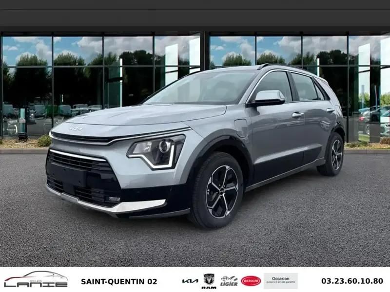 Gris Nouvelle 2025 Kia Niro Active SUV | 33 890 € (Prix juste) - Image 1/4