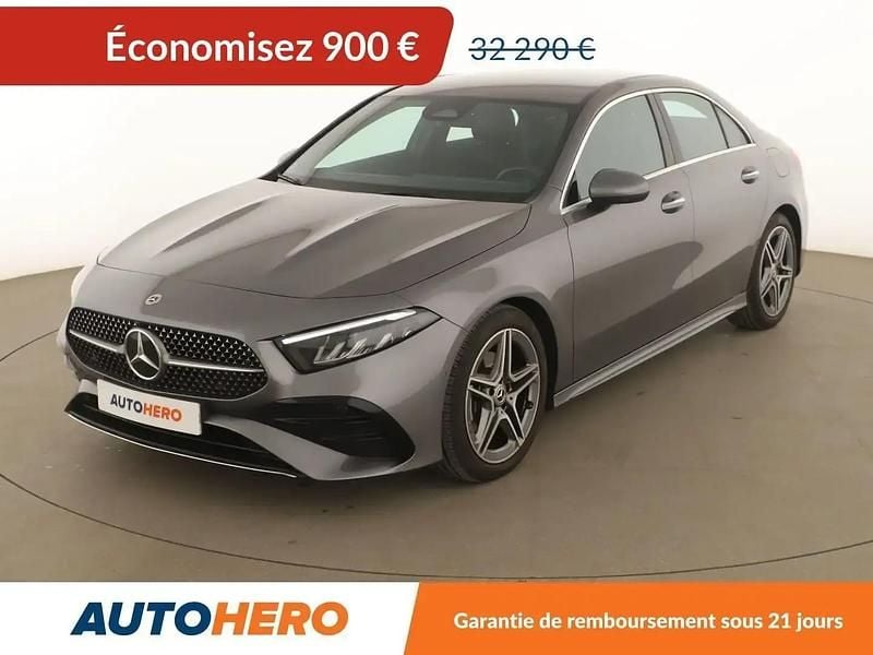 Gris Utilisé 2023 Mercedes 180 AMG line Berline | 31 390 € (Prix juste) - Image 1/2