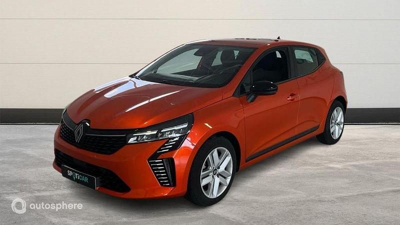Orange Utilisé 2023 Renault Clio V Evolution Berline | 15 499 € (Prix juste) - Image 1/4