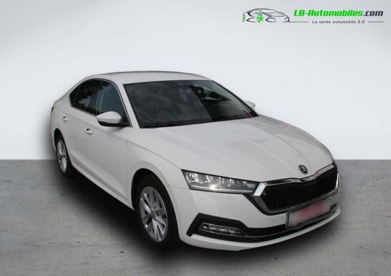 Utilisé 2023 Skoda Octavia Berline | 27 500 € (Prix juste) - Image 1/4