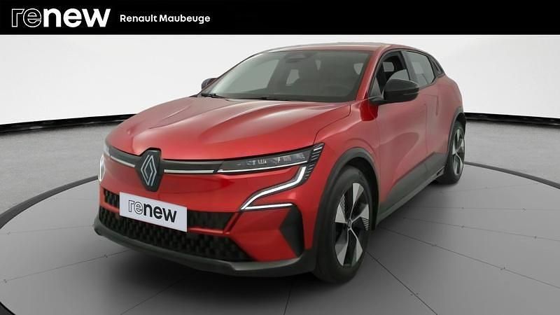 Rouge Utilisé 2023 Renault Mégane Equilibre Berline | 19 999 € (Prix juste) - Image 1/4