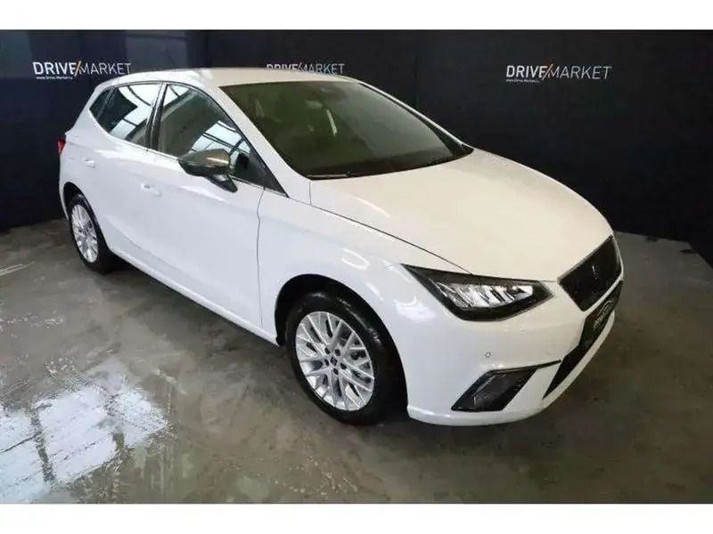 Blanc Nouvelle 2025 Seat Ibiza XCELLENCE Berline | 23 476 € (Prix juste) - Image 1/4