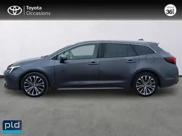 Occasion Toyota Corolla Design 140 ch (102 kW) 2024 Gris atlas métallisé Break
